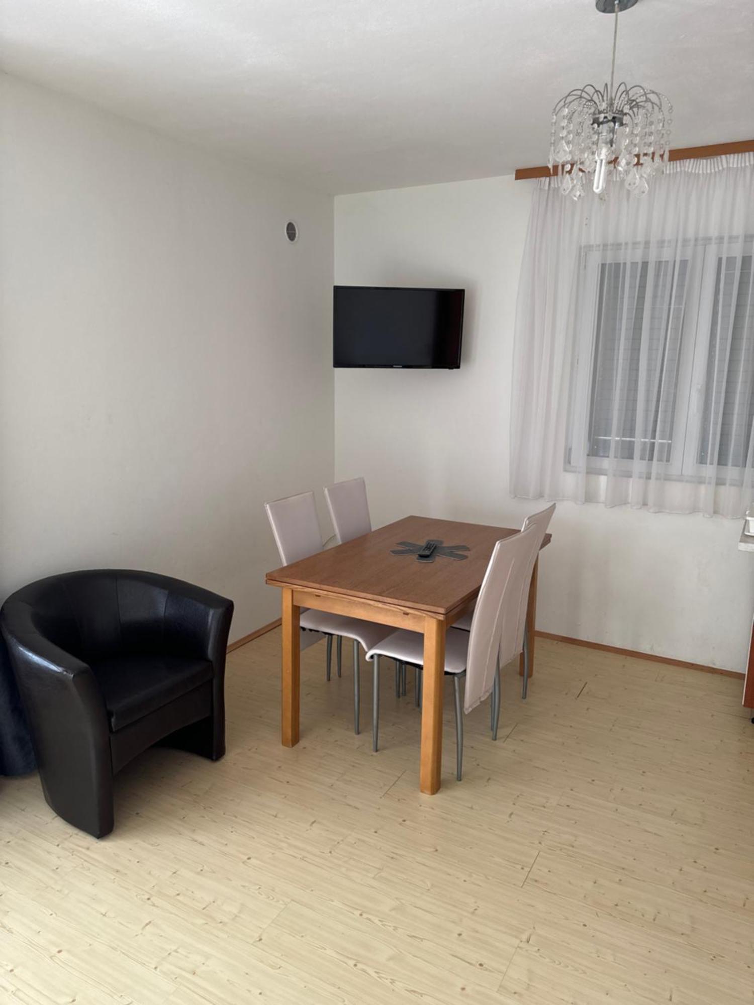 비르 Apartman J&B 아파트 외부 사진